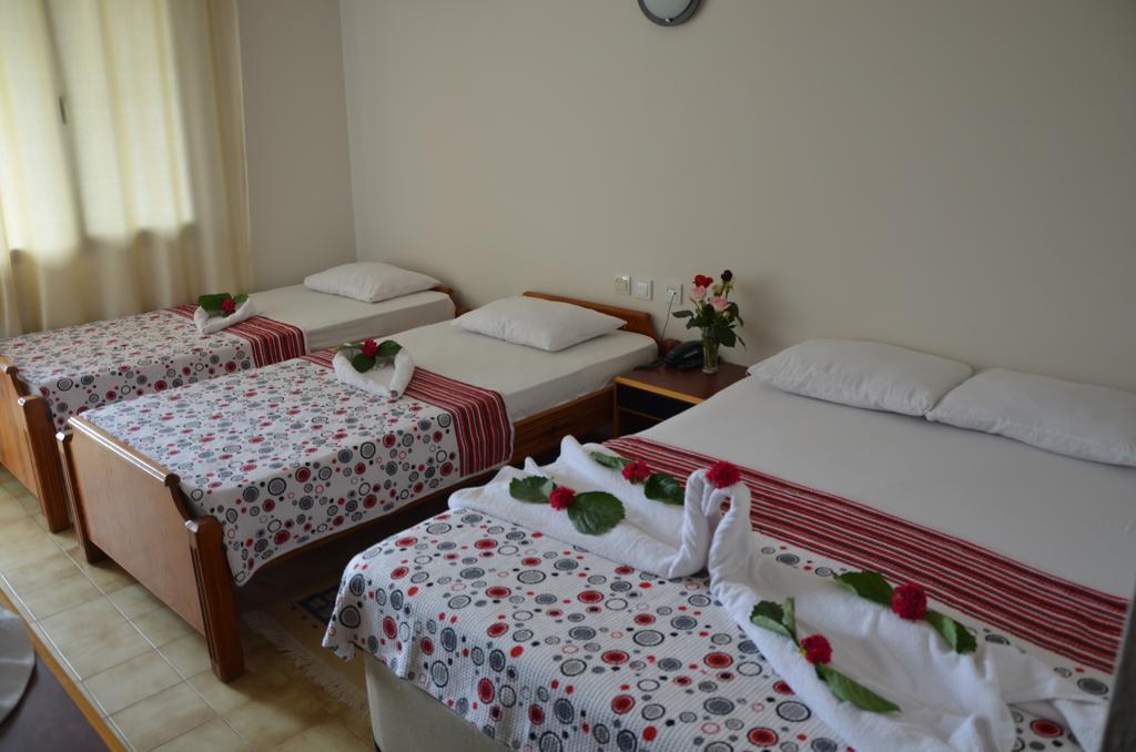Dilek Hotel Menderes Zimmer foto
