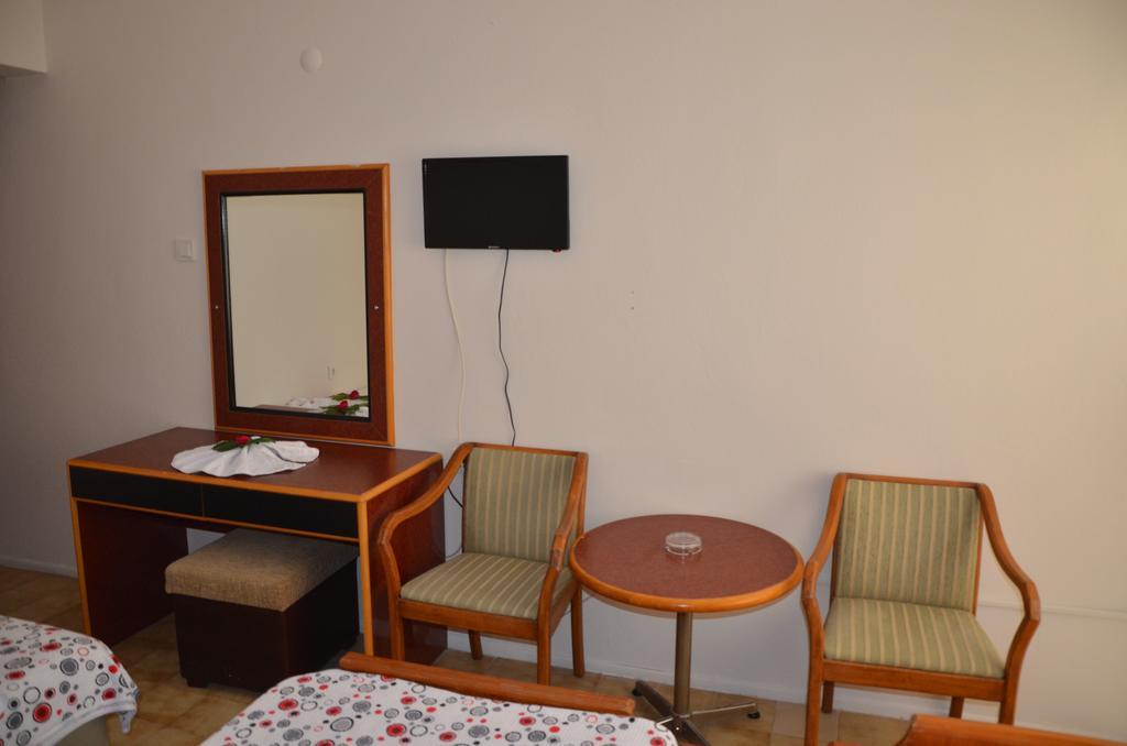 Dilek Hotel Menderes Zimmer foto